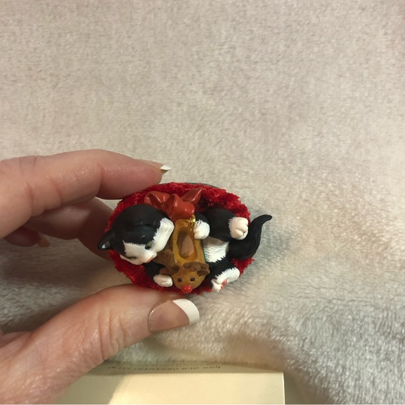 FINAL SALE- LEAVING CLOSET-NO FURTHER DISCOUNTS - Picture 3 of 5